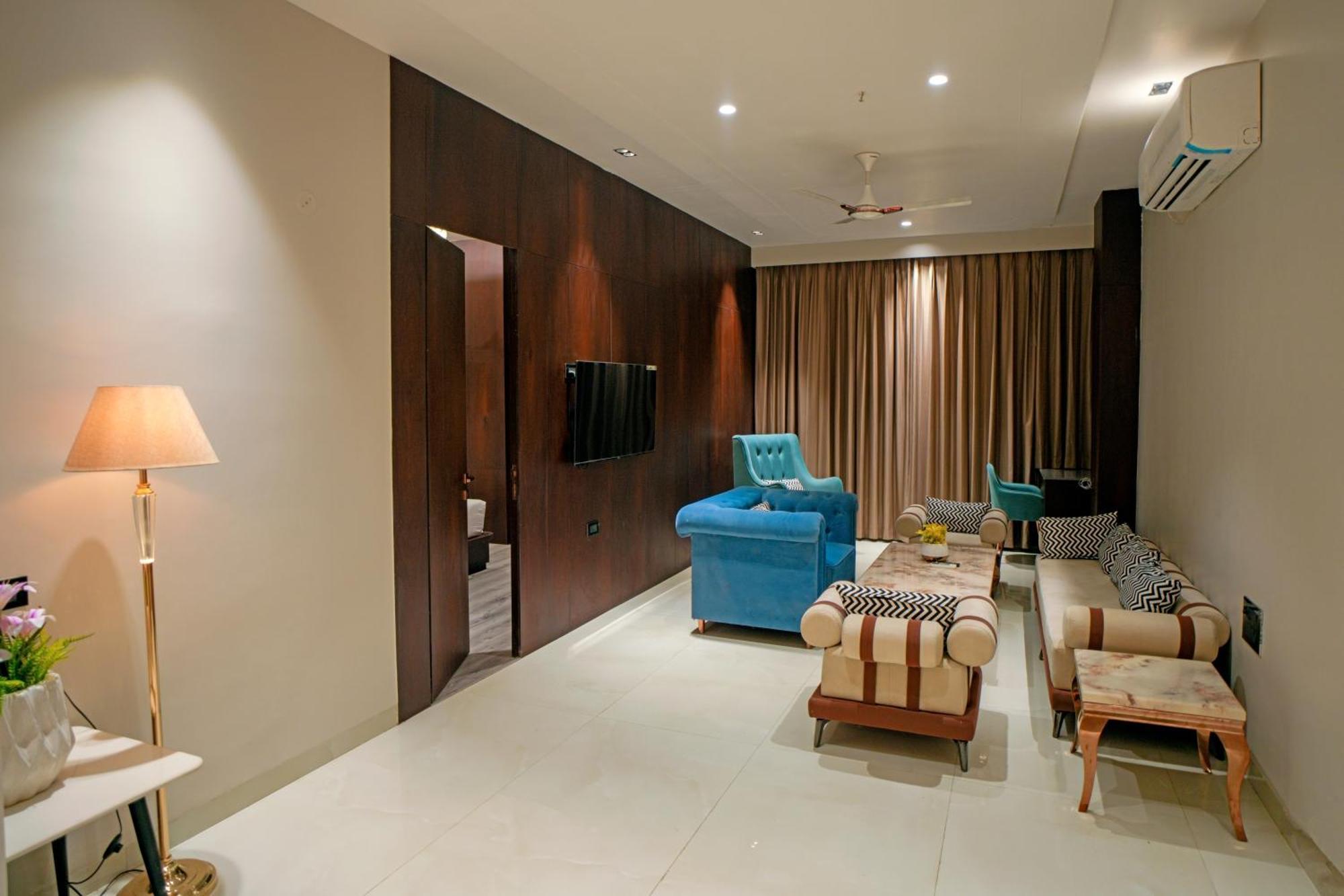 Hotel Midas Inn Mathura Ngoại thất bức ảnh